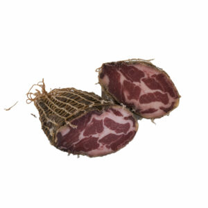 En Jaén, La Despensa del Berral ofrece exquisita cabezada de lomo, un deleite para los paladares más exigentes.