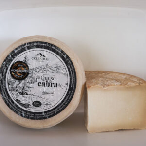 Disfruta del exquisito queso curado de cabra Collados, un deleite de la provincia de Jaén disponible en La Despensa del Berral.